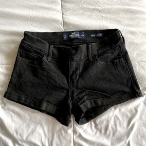Black Hollister low-rise jean shorts
